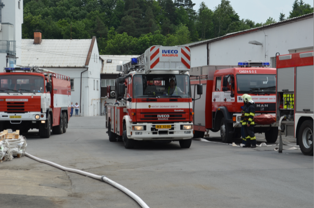 Taktické cvičení hasičských sborů ve společnosti BARVY A LAKY TELURIA, s.r.o.