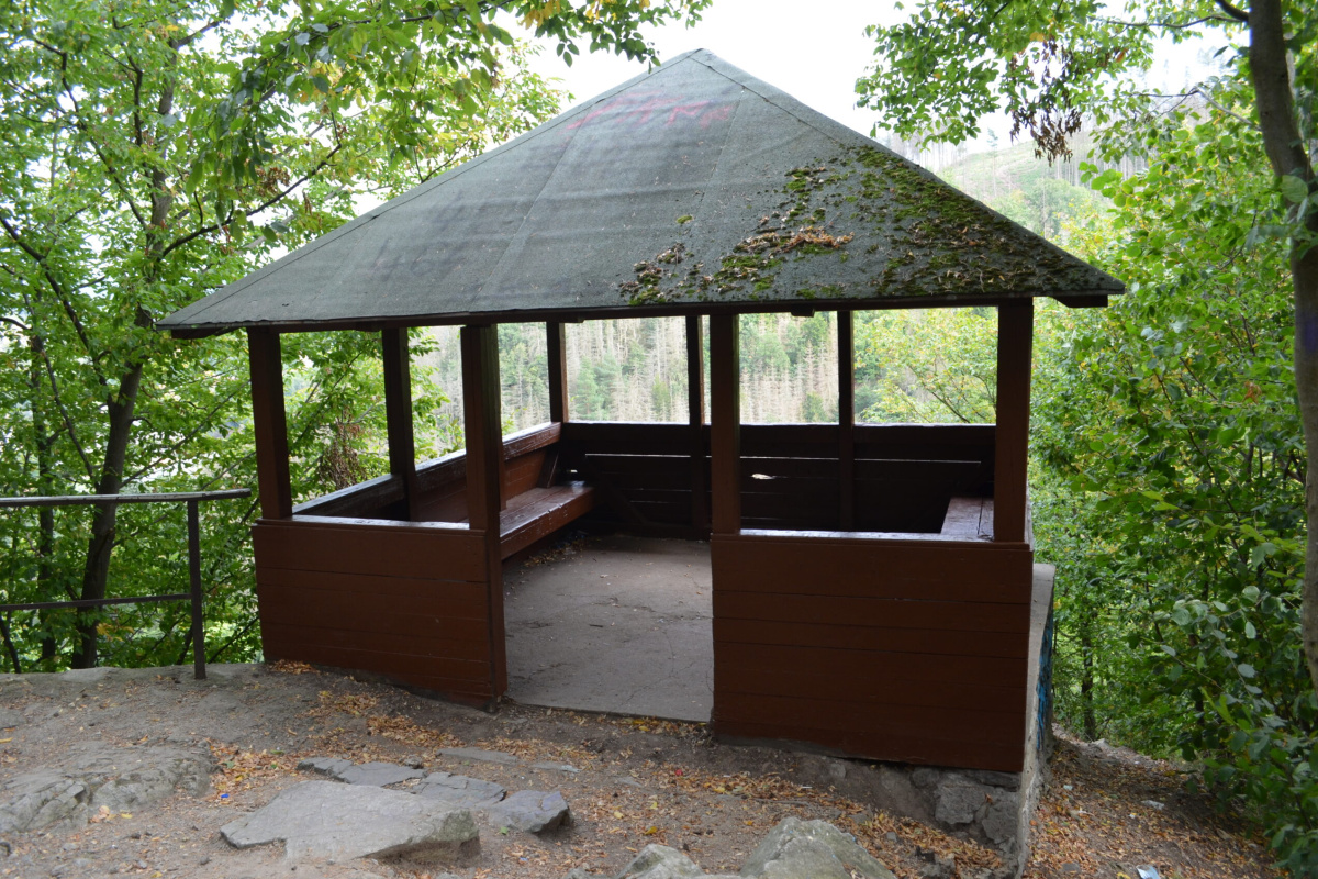 Pomohli jsme dobré věci - podíleli jsme se na renovaci vyhlídky v Boskovicích!