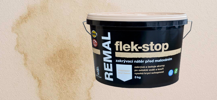 Jak zamaskovat fleky po zateklé vodě na stěně?