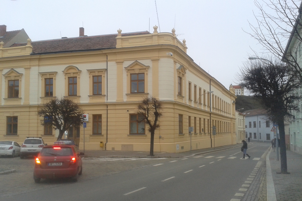 Rekonstrukce fasády na budově Komerční banky v Moravském Krumlově