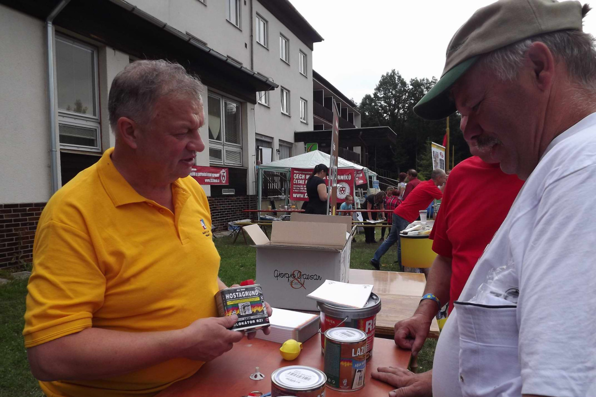 NEFORMÁLNÍ SETKÁNÍ ČLENŮ CECHU MALÍŘŮ, LAKÝRNÍKŮ A TAPETÁŘŮ ČR VE VIZOVICÍCH