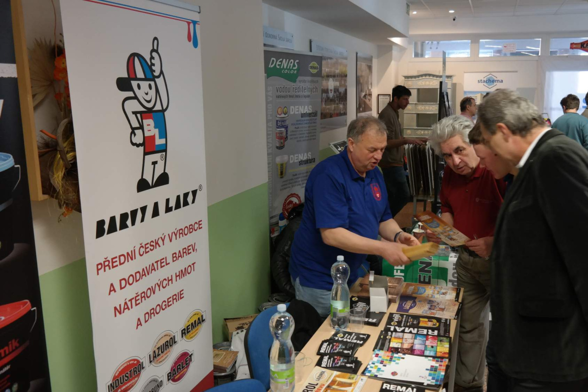 VELIKONOČNĚ VYZDOBENÉ NÁMĚSTÍ V LETOVICÍCH