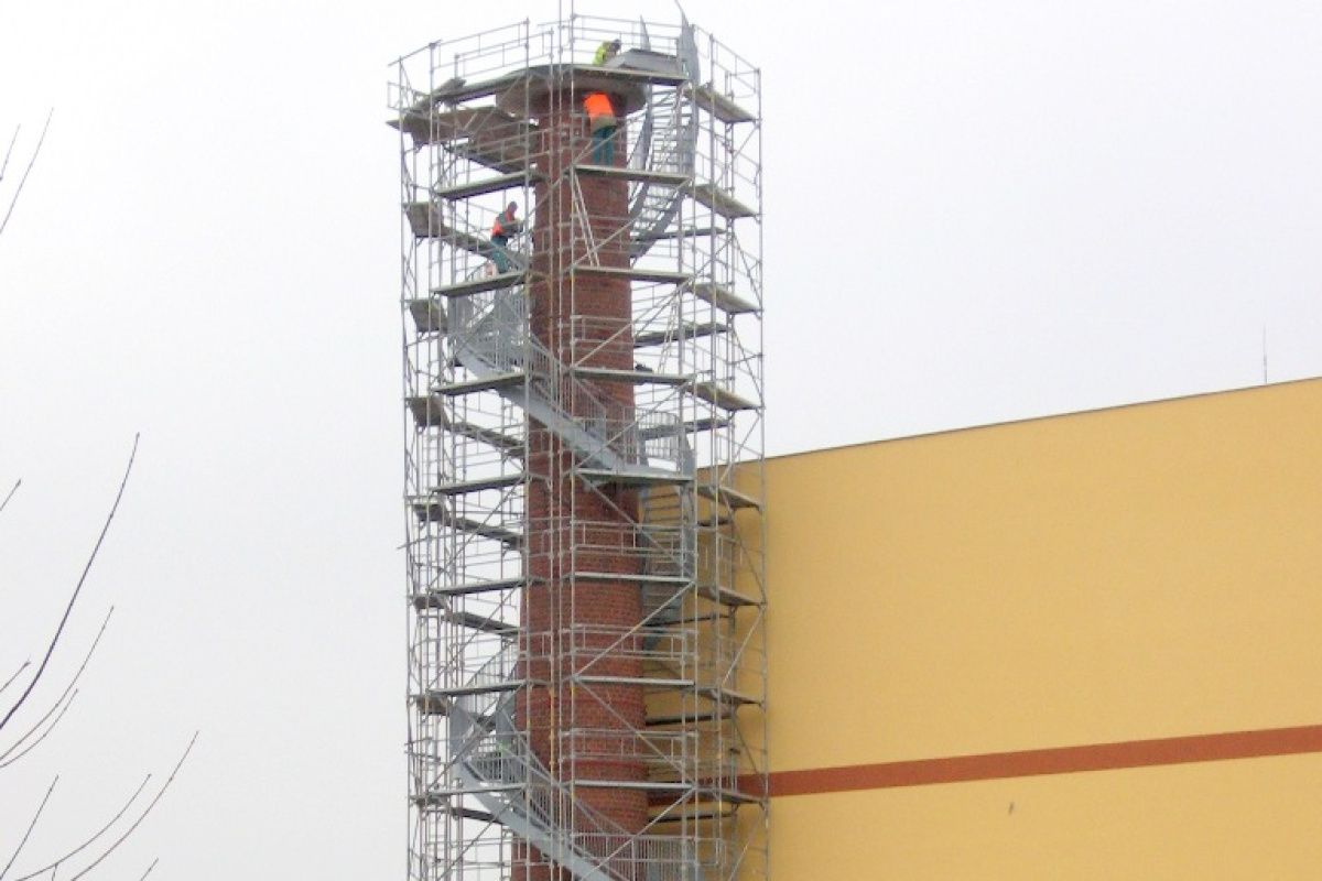 Sportovní areál –Brno, Hněvkovského - venkovní schodiště s vyhlídkovou terasou