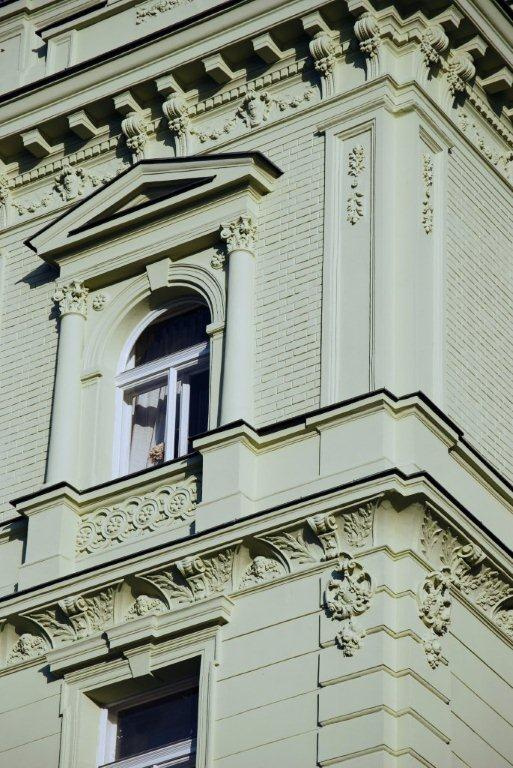 Rekonstrukce fasády historické budovy na Rašínově nábřeží v Praze