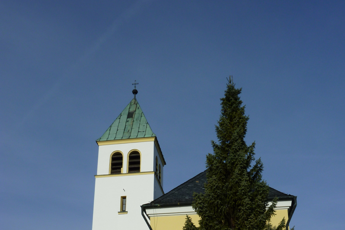 Rekonstrukce fasády kostele Nejsvětější Trojice v Rozvadovicích u Litovle