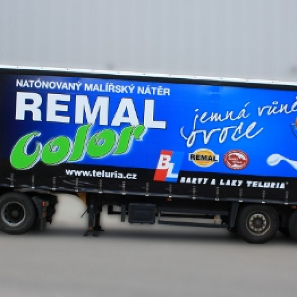 BARVY A LAKY vyrazily na cesty