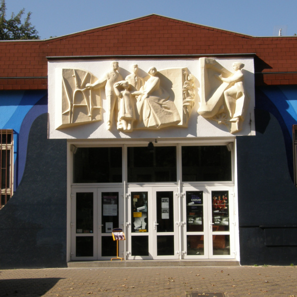 BARVY A LAKY TELURIA, s.r.o. v Strašnickém divadle