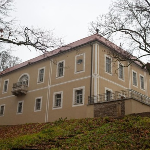 Rekonstrukce historického objektu zámku Višňové