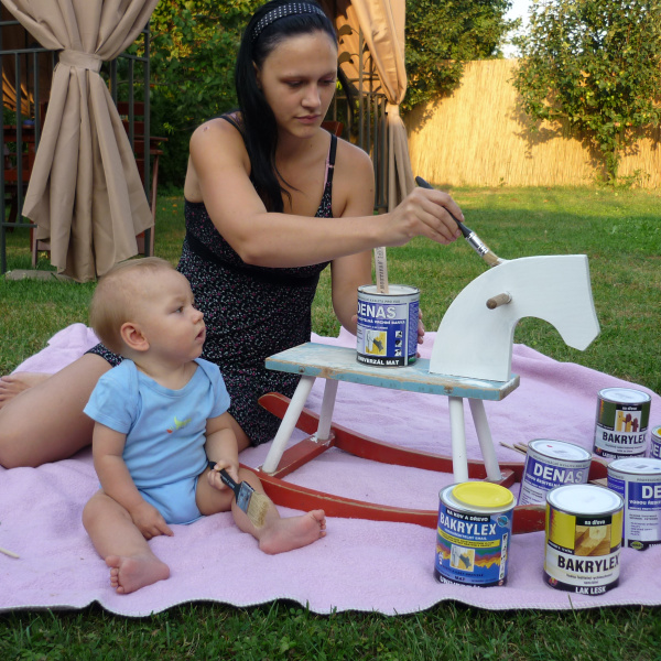 Renovujeme hračky a dětský nábytek