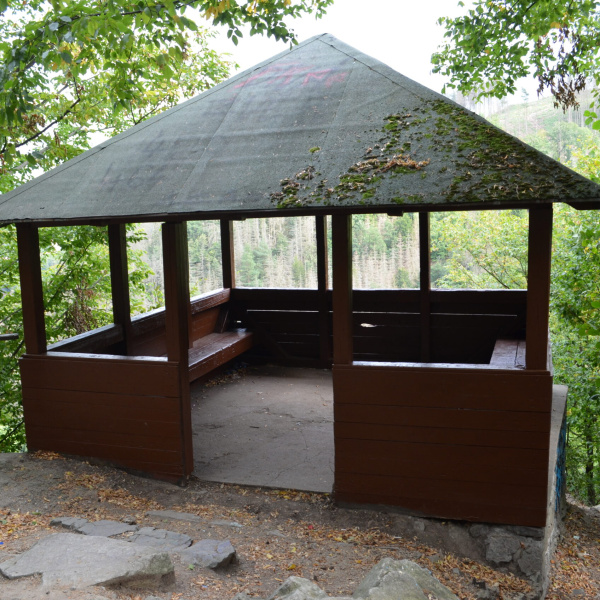 Pomohli jsme dobré věci - podíleli jsme se na renovaci vyhlídky v Boskovicích!