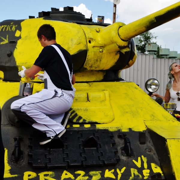 Náš výrobek HOSTAGRUND 3v1 pomaloval tank