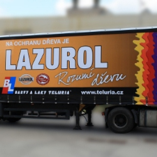 BARVY A LAKY vyrazily na cesty