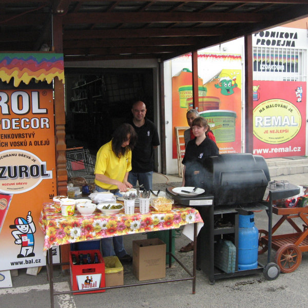 Prodejna Kouzla barev Karlovy Vary slaví 10.výročí