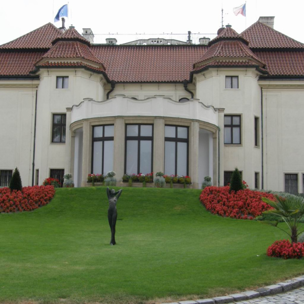 Oprava omítek areálu Úřadu vlády ČR, Kramářova vila, Gogolova 1