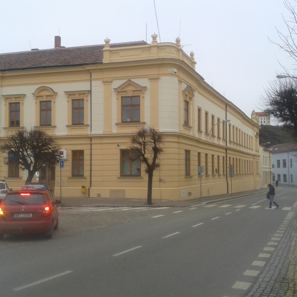 Rekonstrukce fasády na budově Komerční banky v Moravském Krumlově