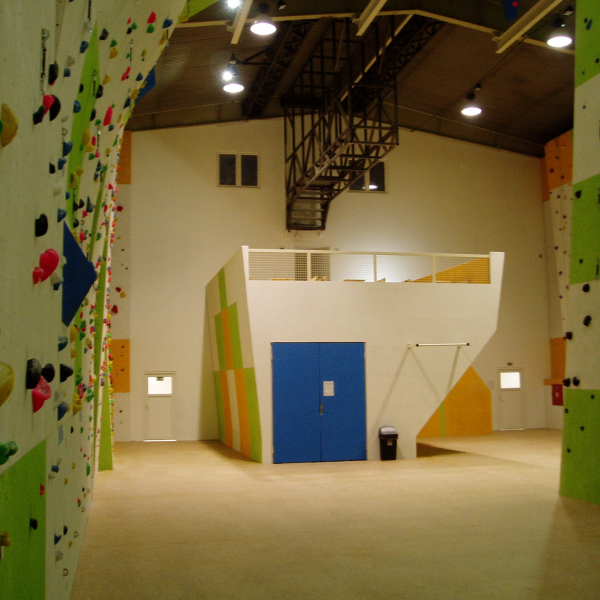 Nejvyšší krytá horolezecká stěna v ČR, DURO SALEWA, Brno