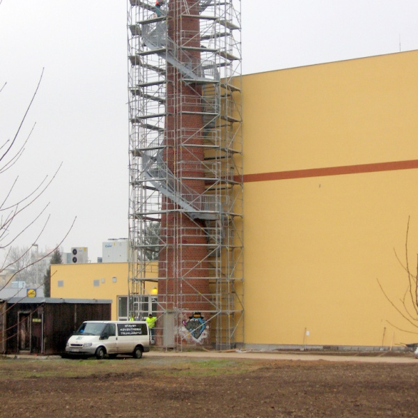 Sportovní areál –Brno, Hněvkovského - venkovní schodiště s vyhlídkovou terasou